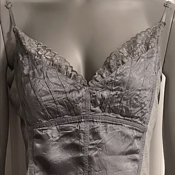LIKE NEW MEXX LACE TRIMMED SPAGHETTI STRAP TOP/CAMISOLE TWO TONE GREY Sz M - Picture 3 of 5
